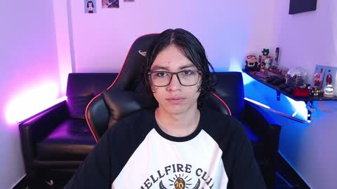 Snapshot of malik_harrison_ chatting on December 16, 3:00 pm Malik online show from December 16, 3:00 pm