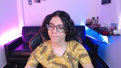 Snapshot of malik_harrison_ chatting on December 17, 2:55 pm Malik online show from December 17, 2:55 pm