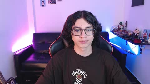 Snapshot of malik_harrison_ chatting on January 1, 4:50 pm Malik online show from January 1, 4:50 pm