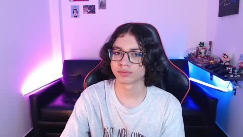 Snapshot of malik_harrison_ chatting on January 15, 3:18 pm Malik online show from January 15, 3:18 pm