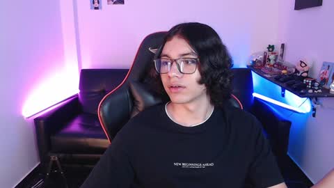 Snapshot of malik_harrison_ chatting on January 17, 4:15 pm Malik online show from January 17, 4:15 pm