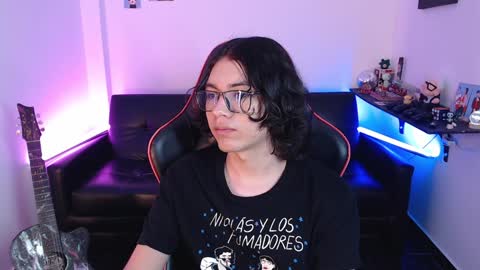 Snapshot of malik_harrison_ chatting on January 23, 6:03 pm Malik online show from January 23, 6:03 pm