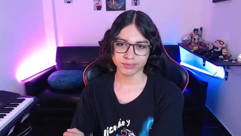 Snapshot of malik_harrison_ chatting on February 25, 5:25 pm Malik online show from February 25, 5:25 pm