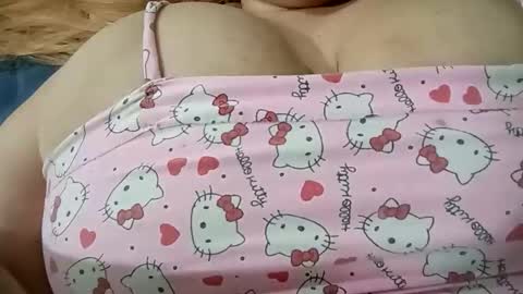 Snapshot of mally_cooperr chatting on November 15, 6:55 am Aleja zapata online show from November 15, 6:55 am