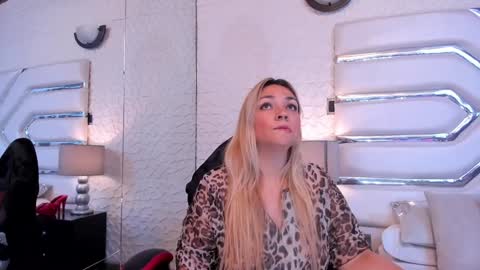 MalorySweet  online show from January 11, 12:40 pm