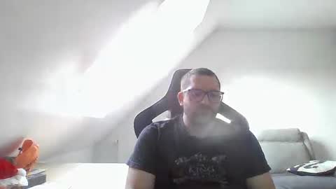 Snapshot of malou2927 chatting on December 22, 1:33 pm breton online show from December 22, 1:33 pm