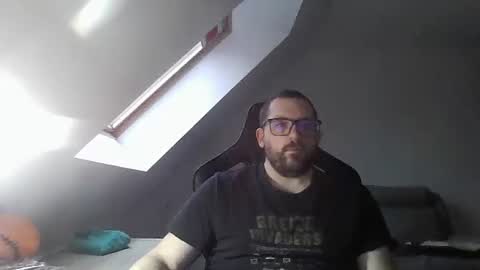 Snapshot of malou2927 chatting on December 30, 9:27 am breton online show from December 30, 9:27 am