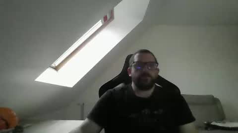 Snapshot of malou2927 chatting on January 1, 8:35 am breton online show from January 1, 8:35 am