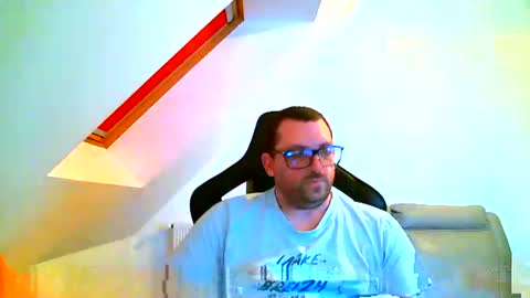 Snapshot of malou2927 chatting on January 2, 8:13 pm breton online show from January 2, 8:13 pm