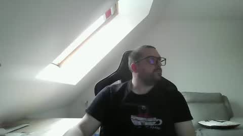 Snapshot of malou2927 chatting on January 25, 12:37 pm breton online show from January 25, 12:37 pm