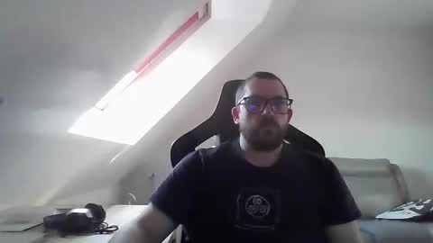 Snapshot of malou2927 chatting on February 15, 4:56 pm breton online show from February 15, 4:56 pm