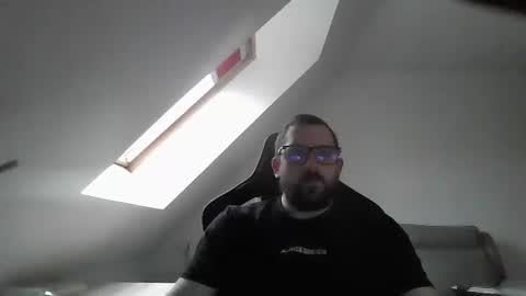 Snapshot of malou2927 chatting on February 26, 8:15 am breton online show from February 26, 8:15 am