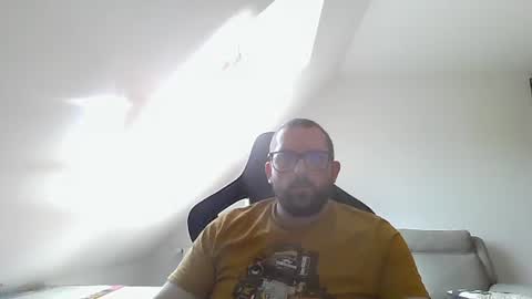 Snapshot of malou2927 chatting on September 28, 1:16 pm breton online show from September 28, 1:16 pm