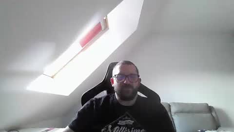 Snapshot of malou2927 chatting on October 5, 4:16 pm breton online show from October 5, 4:16 pm