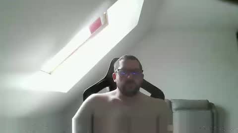 Snapshot of malou2927 chatting on October 29, 10:17 am breton online show from October 29, 10:17 am