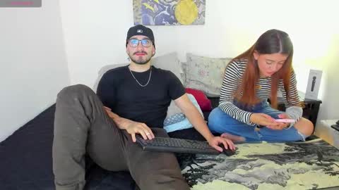 Snapshot of maloy_magic chatting on December 14, 12:05 am maloy_magic online show from December 14, 12:05 am