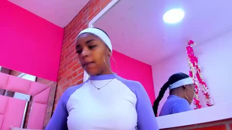 Snapshot of malu_horny_69 chatting on March 9, 1:48 pm Melanie online show from March 9, 1:48 pm