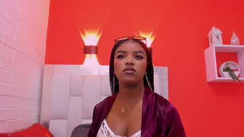 Snapshot of malu_horny_69 chatting on February 11, 8:36 pm Melanie online show from February 11, 8:36 pm