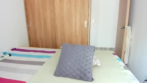 Snapshot of malucam_06 chatting on April 28, 7:41 pm instagram nueela online show from April 28, 7:41 pm