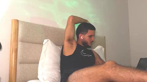 maluma09 online show from October 27, 9:41 pm