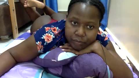 Snapshot of mamasita2023 chatting on October 27, 7:40 pm mamasita2023 online show from October 27, 7:40 pm