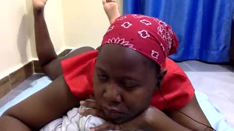 Snapshot of mamasita2023 chatting on November 10, 6:01 am mamasita2023 online show from November 10, 6:01 am