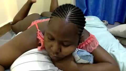 Snapshot of mamasita2023 chatting on November 11, 8:20 pm mamasita2023 online show from November 11, 8:20 pm