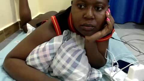 Snapshot of mamasita2023 chatting on December 17, 7:03 am mamasita2023 online show from December 17, 7:03 am