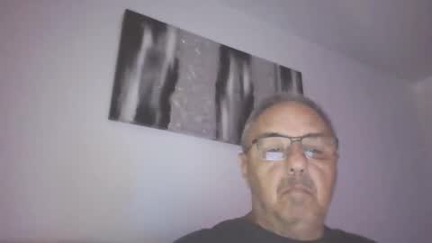 Snapshot of mambow99 chatting on January 4, 9:20 pm OLDMANFREE online show from January 4, 9:20 pm