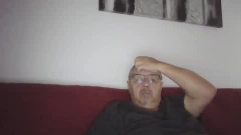 Snapshot of mambow99 chatting on November 2, 3:47 pm OLDMANFREE online show from November 2, 3:47 pm