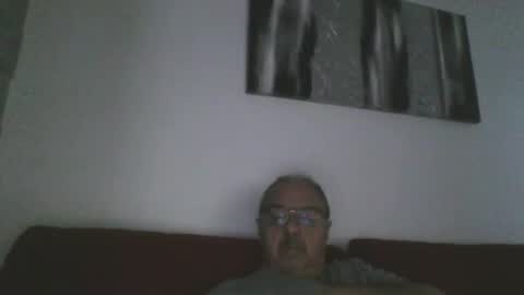 Snapshot of mambow99 chatting on January 18, 8:23 pm OLDMANFREE online show from January 18, 8:23 pm