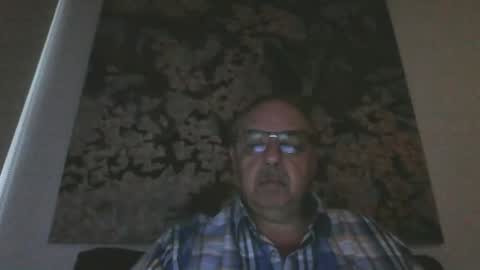 Snapshot of mambow99 chatting on April 5, 11:02 pm OLDMANFREE online show from April 5, 11:02 pm