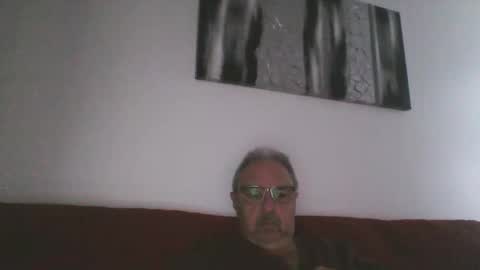 Snapshot of mambow99 chatting on May 18, 5:30 pm OLDMANFREE online show from May 18, 5:30 pm