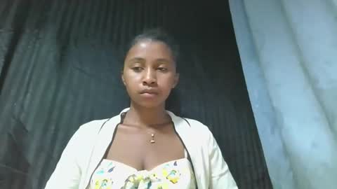 mamieriela online show from April 22, 7:15 pm