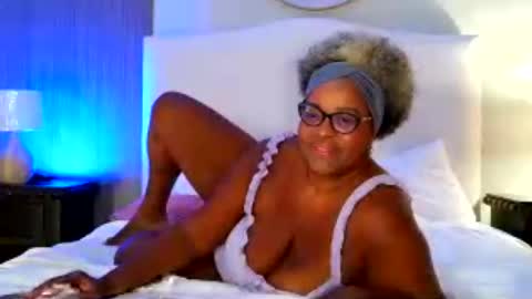 Snapshot of mamigilf66 chatting on June 22, 10:12 am mamigilf66 online show from June 22, 10:12 am