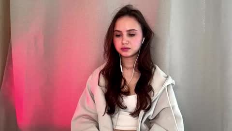 Mia Davis online show from February 27, 7:30 am