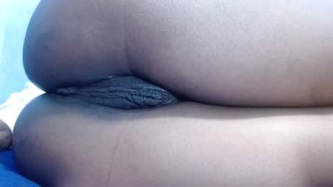 Snapshot of mamy02 chatting on February 25, 7:52 am cristal online show from February 25, 7:52 am