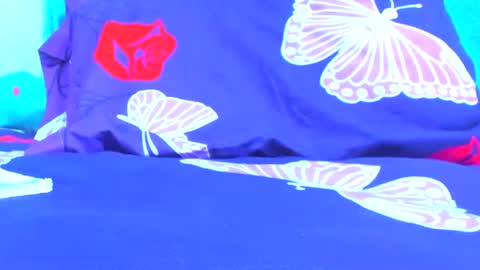 Snapshot of mamy02 chatting on October 17, 9:45 am cristal online show from October 17, 9:45 am