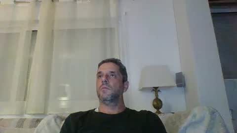 Snapshot of man211172 chatting on January 5, 10:19 pm man211172 online show from January 5, 10:19 pm