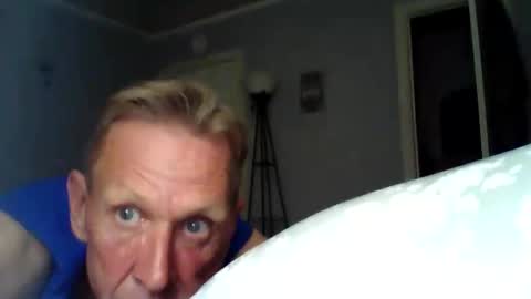 man4latinimennow online show from April 2, 5:38 am
