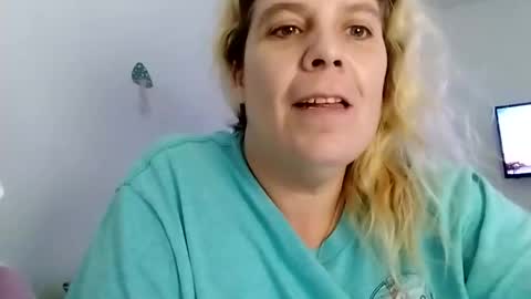 mindy22 online show from January 6, 4:04 am