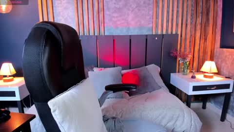 Snapshot of mandy_collins_ chatting on December 24, 12:00 pm Mandy online show from December 24, 12:00 pm