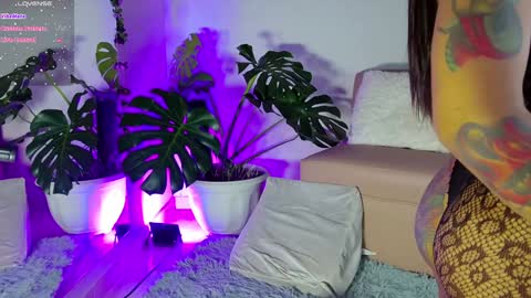 Snapshot of mandy_l33_ chatting on December 21, 11:13 pm mandy_l33_ online show from December 21, 11:13 pm