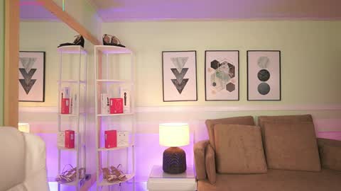 Mandy Collins online show from April 18, 11:36 am