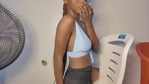 Snapshot of mandymia chatting on November 17, 4:07 am mandymia online show from November 17, 4:07 am