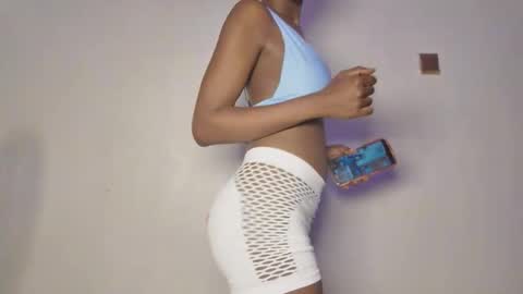 Snapshot of mandymia chatting on December 5, 4:54 am mandymia online show from December 5, 4:54 am