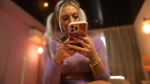 Snapshot of mandypeas chatting on September 28, 6:52 am Anto Lovense is Active My pleasure is in your hands Private is Open online show from September 28, 6:52 am