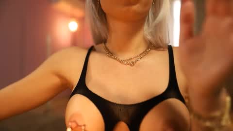 Snapshot of mandypeas chatting on September 30, 7:35 am Anto Lovense is Active My pleasure is in your hands Private is Open online show from September 30, 7:35 am