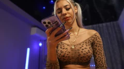 Snapshot of mandypeas chatting on October 9, 6:33 am Anto Lovense is Active My pleasure is in your hands Private is Open online show from October 9, 6:33 am