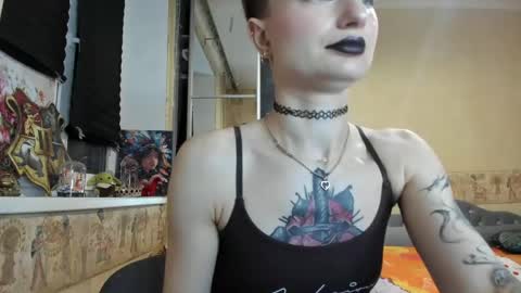 Mandy online show from April 19, 4:39 pm